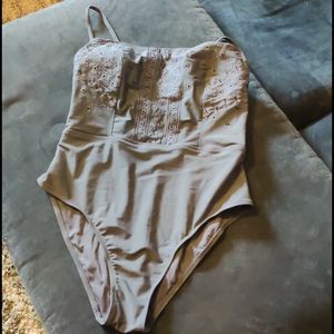 XL grayish onepiece swimsuit w/ embroidered detail